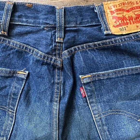 Levi 501 Jeans Mens 34x30 Dark Wash Blue Cotton Denim Pants - Picture 5 of 7